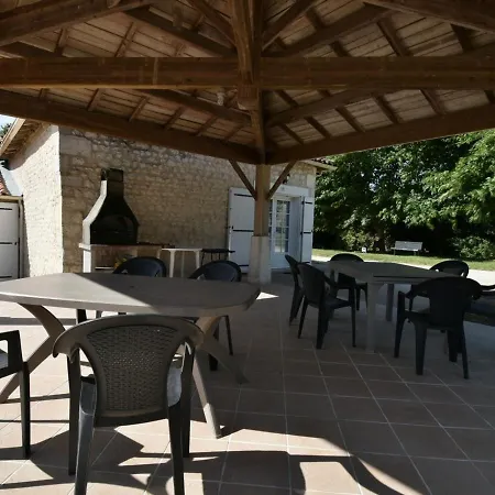 بيت للعطل Nonac, 4 Pieces, 6 Personnes - Fr-1-653-157 *